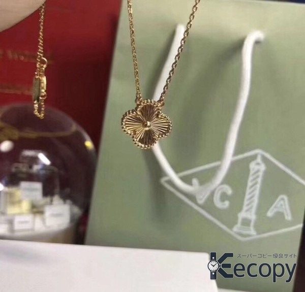 コーデの主役 ヴァン クリーフ＆アーペル ネックレス 上品な輝き 偽物 人気 914 画像 2