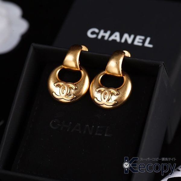 シンプルで上品 シャネル イヤリング 重ね付けにもおすすめ 激安コピー 169