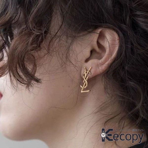 注目モデル サンローラン アクセサリー 装いを華やかに 偽物 人気 19 画像 6