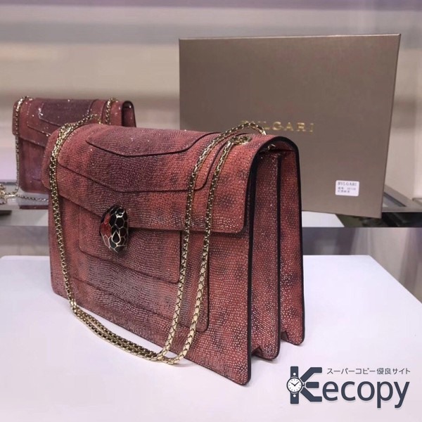 コーデの主役 ブルガリ バッグ コーデを格上げ コピー N級品 1861 画像 2