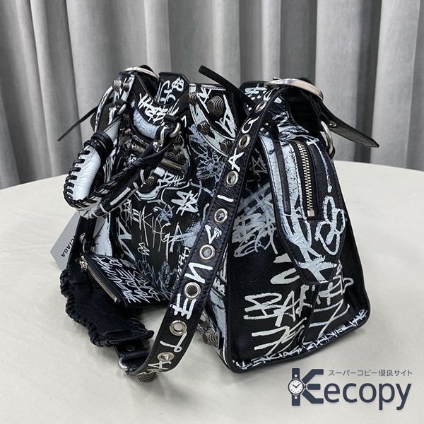コーデの主役 バレンシアガ ハンドバッグ 収納力と上品さを両立 スーパーコピー 1386 画像 5