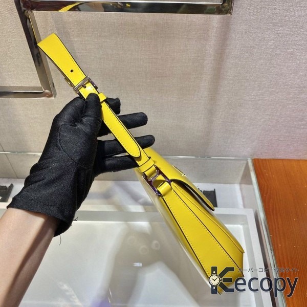 人気モデル プラダ ショルダーバッグ コーデを格上げ スーパーコピー 1858 画像 5