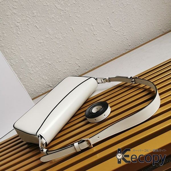 シンプルで上品 プラダ ショルダーバッグ 高級感のある仕上がり N級品 通販 1830 画像 3