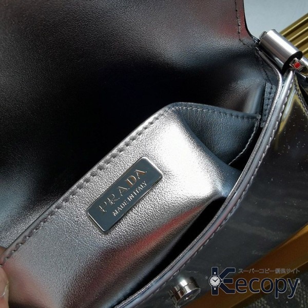スタイリッシュ プラダ ショルダーバッグ 収納力と上品さを両立 偽物 人気 1848 画像 9