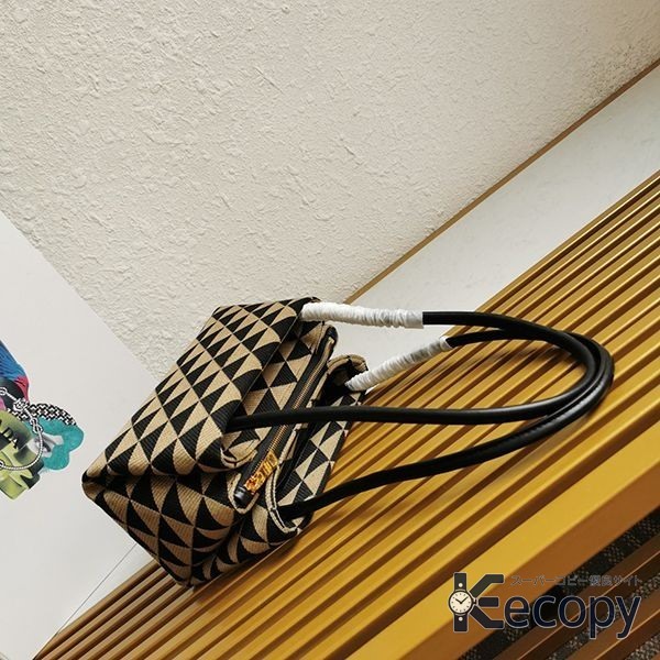 上品な逸品 プラダ ハンドバッグ 高級感のある仕上がり 偽物 人気 1604 画像 3