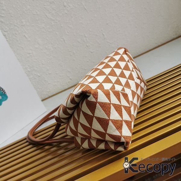 上品な逸品 プラダ ハンドバッグ 高級感のある仕上がり 偽物 人気 1604 画像 9