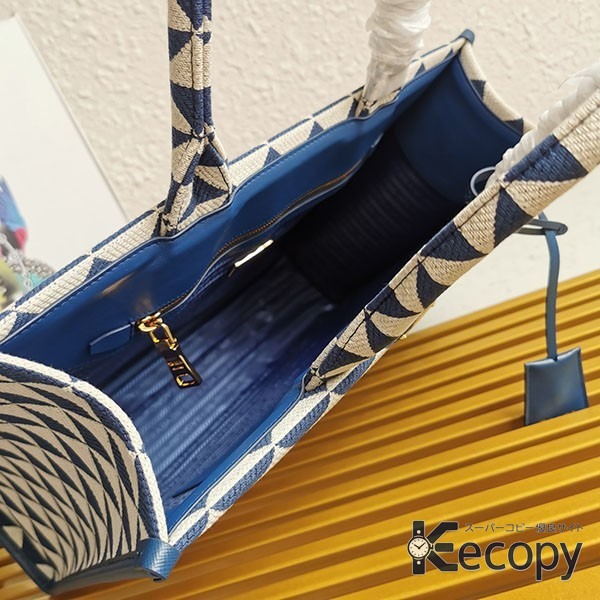 使いやすさ抜群 プラダ トートバッグ 収納力と上品さを両立 スーパーコピー 1649 画像 9