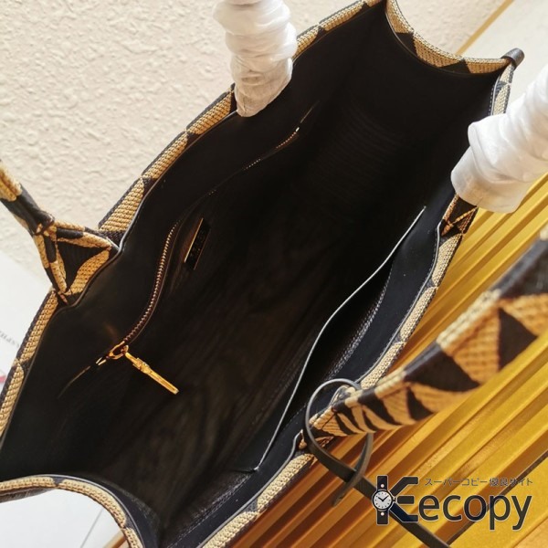 使いやすさ抜群 プラダ トートバッグ 収納力と上品さを両立 格安コピー 1638 画像 8