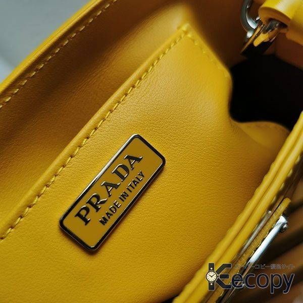 シンプルで上品 プラダ トートバッグ 高級感のある仕上がり 激安コピー 1703 画像 9