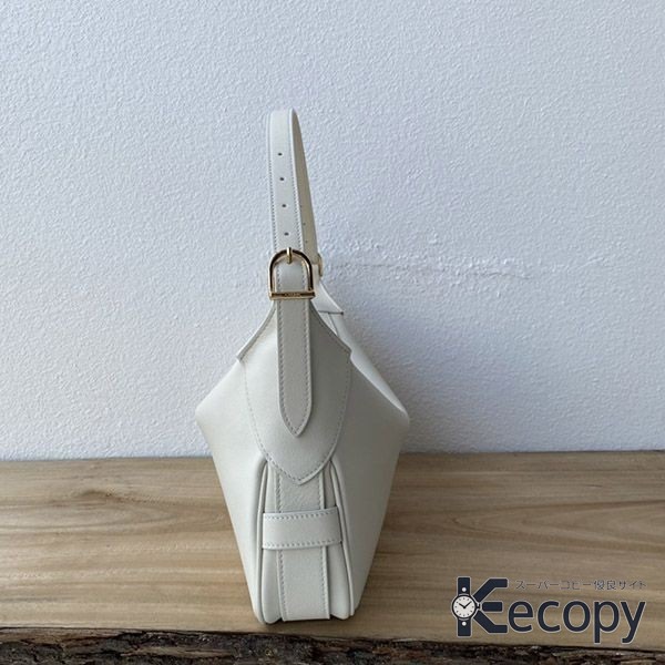 ギフトにも人気 セリーヌ ハンドバッグ 高級感のある仕上がり N級品 通販 3007 画像 2