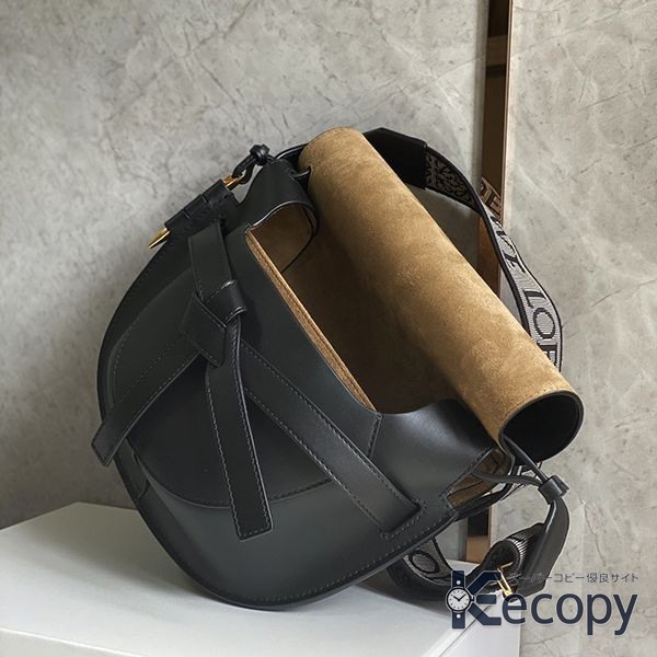 コーデの主役 ロエベ ショルダーバッグ 収納力と上品さを両立 スーパーコピー 4938 画像 5