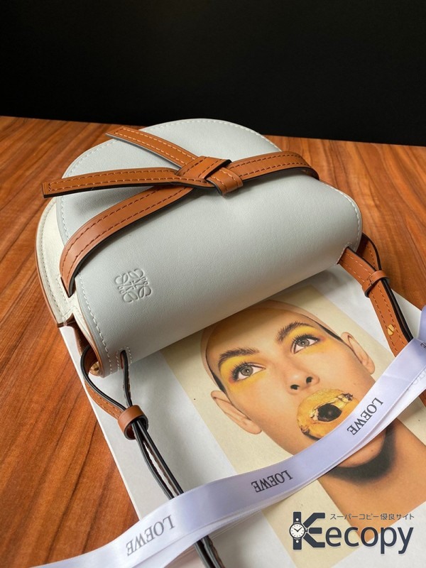 注目モデル ロエベ ショルダーバッグ 収納力と上品さを両立 N級品 通販 4948 画像 4