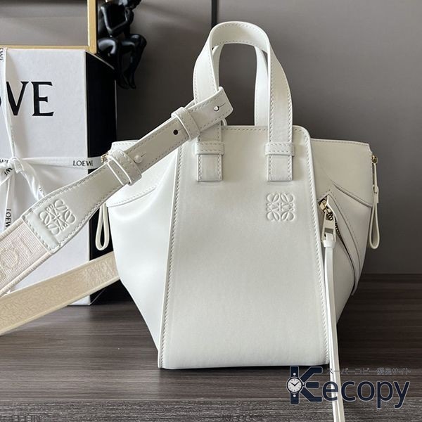 シンプルで上品 ロエベ ハンドバッグ 収納力と上品さを両立 N級品 通販 4699