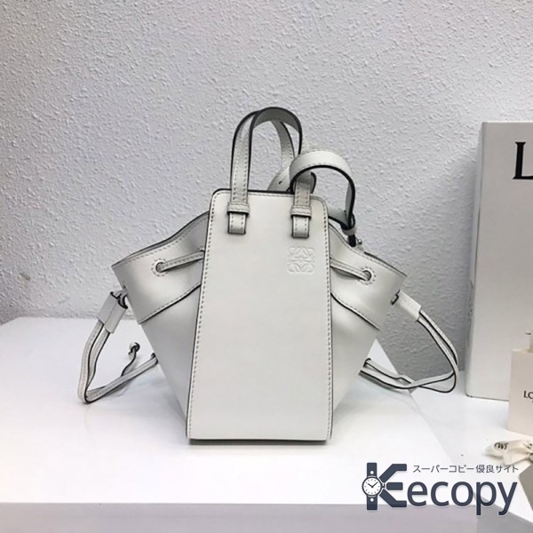 上品な逸品 ロエベ ハンドバッグ 収納力と上品さを両立 N級品 通販 4834