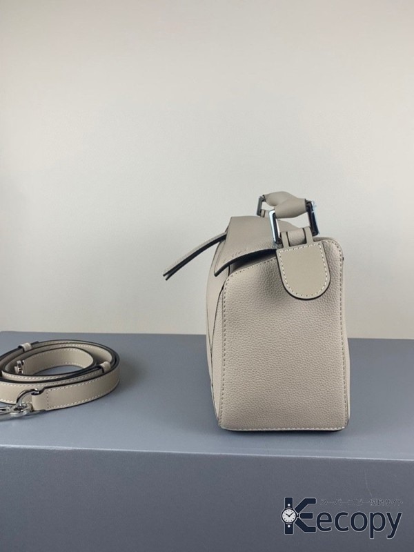 シンプルで上品 ロエベ ハンドバッグ 実用的なデザイン 偽物 人気 4750 画像 5
