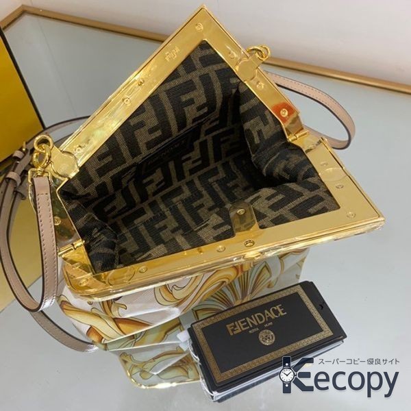 シンプルで上品 フェンディ ショルダーバッグ 毎日に合わせやすい 偽物 人気 3640 画像 7