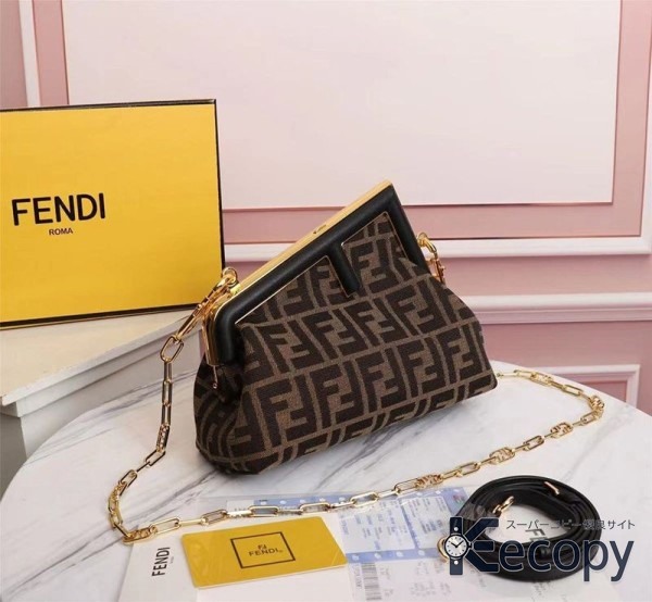 ギフトにも人気 フェンディ ショルダーバッグ 収納力と上品さを両立 スーパーコピー 3641 画像 3