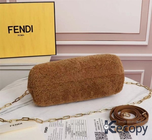 シンプルで上品 フェンディ ショルダーバッグ 収納力と上品さを両立 スーパーコピー 送料無料 3653 画像 4