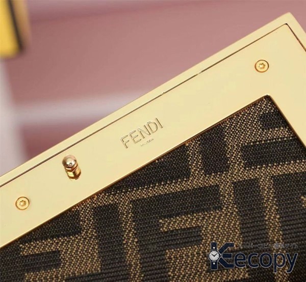 シンプルで上品 フェンディ ショルダーバッグ 収納力と上品さを両立 スーパーコピー 送料無料 3653 画像 7