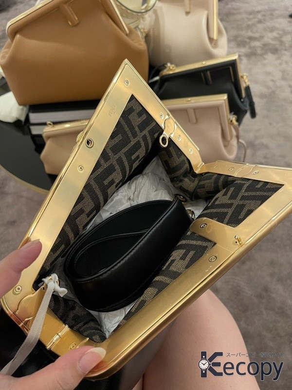 コーデの主役 フェンディ ショルダーバッグ 収納力と上品さを両立 コピー N級品 3660 画像 9