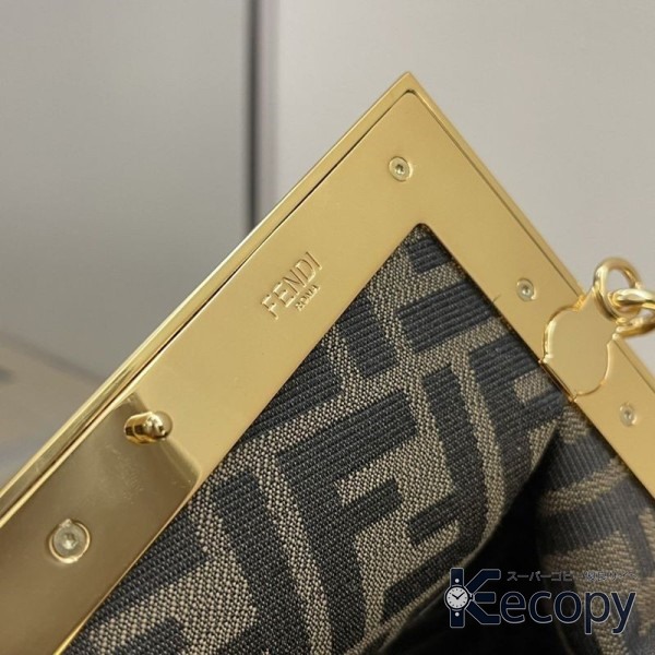 スタイリッシュ フェンディ ショルダーバッグ 収納力と上品さを両立 スーパーコピー 3674 画像 3