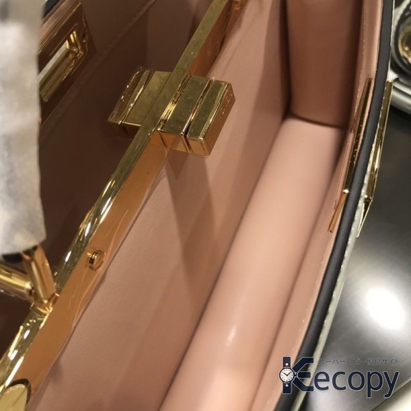 定番人気 フェンディ ハンドバッグ 高級感のある仕上がり 激安コピー 3389 画像 5