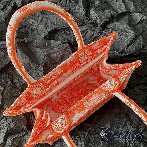 人気モデル ディオール トートバッグ 収納力と上品さを両立 偽物 人気 3946 画像 9
