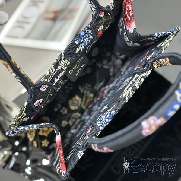 コーデの主役 ディオール トートバッグ 収納力と上品さを両立 スーパーコピー 3869 画像 5