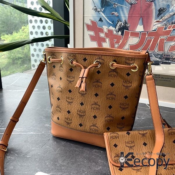 コーデの主役 MCM バッグ コーデを格上げ N級品 通販 583 画像 2