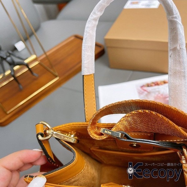 洗練デザイン MCM バッグ 高級感のある仕上がり 偽物 人気 611 画像 7