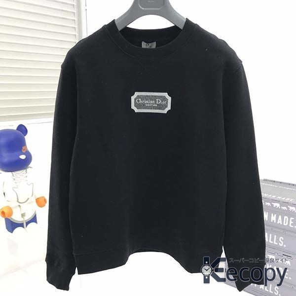 コーデの主役 ディオール パーカー 着回しやすいデザイン 偽物 人気 3432 画像 5
