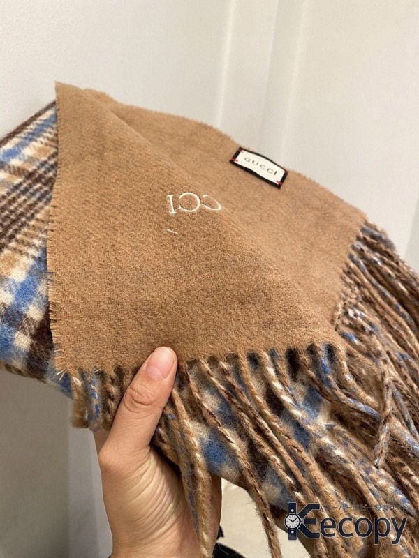 人気モデル グッチ スカーフ コーデを彩る 格安コピー 16 画像 2