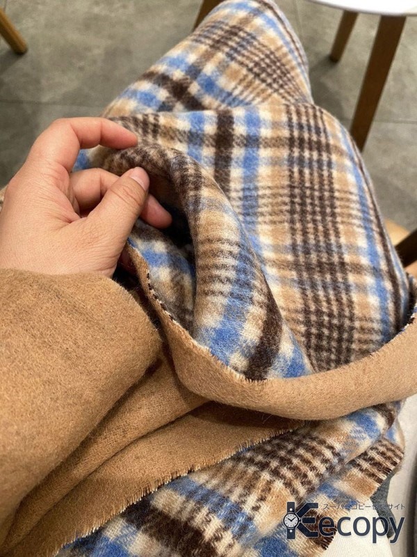 人気モデル グッチ スカーフ コーデを彩る 格安コピー 16 画像 7