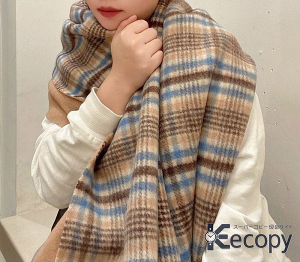 人気モデル グッチ スカーフ コーデを彩る 格安コピー 16 画像 9