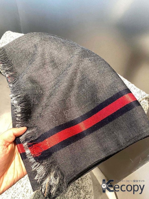 コーデの主役 グッチ スカーフ 季節を問わず活躍 N級品 通販 56 画像 2