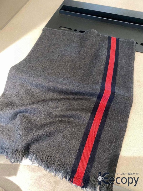 コーデの主役 グッチ スカーフ 季節を問わず活躍 N級品 通販 56 画像 4