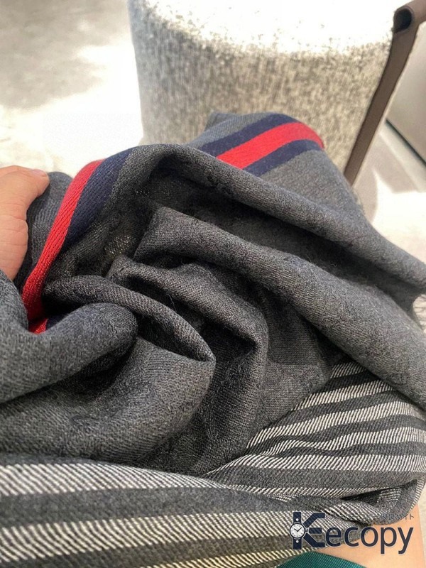 コーデの主役 グッチ スカーフ 季節を問わず活躍 N級品 通販 56 画像 7