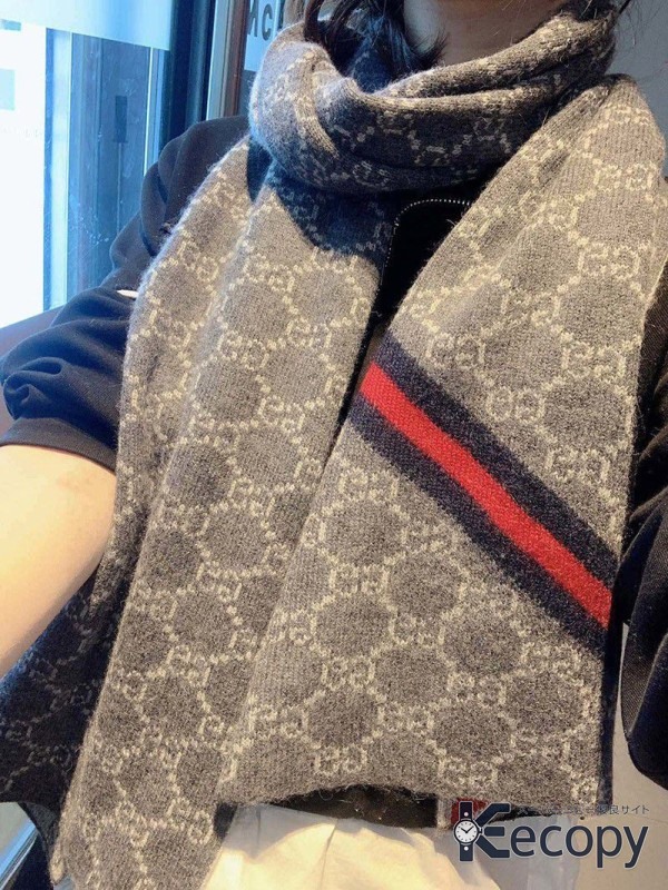 コーデの主役 グッチ スカーフ 巻き方を楽しめる 偽物 人気 81 画像 7