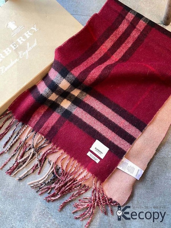 シンプルで上品 バーバリー スカーフ 華やかなアクセント 偽物 人気 209 画像 2
