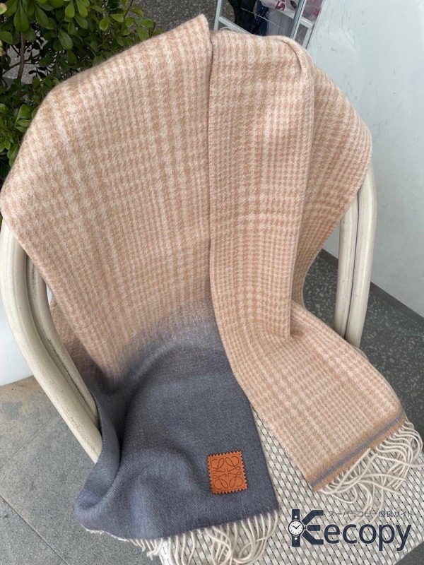 高級感あふれる ロエベ スカーフ コーデを彩る 最高級コピー 539 画像 4
