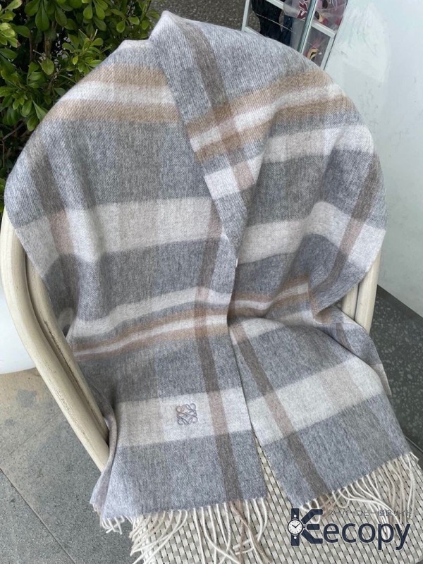 シンプルで上品 ロエベ スカーフ 季節を問わず活躍 スーパーコピー 送料無料 540 画像 4
