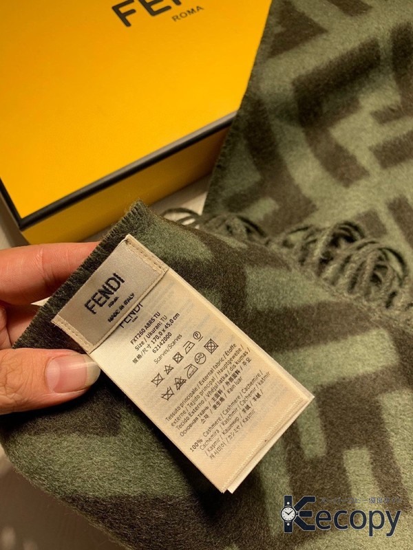 シンプルで上品 フェンディ スカーフ コーデを彩る 格安コピー 411 画像 4
