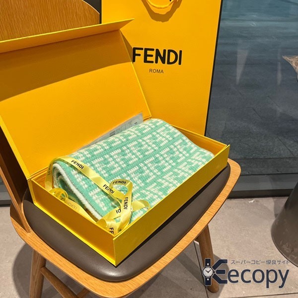 シンプルで上品 フェンディ スカーフ コーデを彩る 最高級コピー 396 画像 2