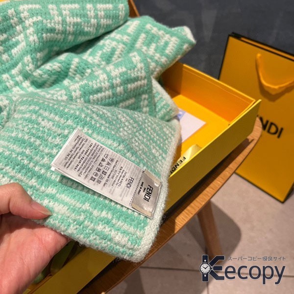 シンプルで上品 フェンディ スカーフ コーデを彩る 最高級コピー 396 画像 5