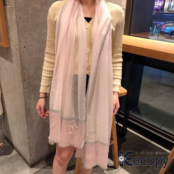 人気モデル シャネル スカーフ コーデを彩る 格安コピー 126 画像 4