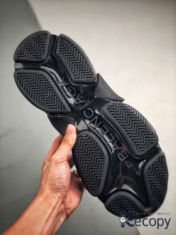 使いやすさ抜群 バレンシアガ スニーカー 足元を印象的に 激安コピー 560 画像 3