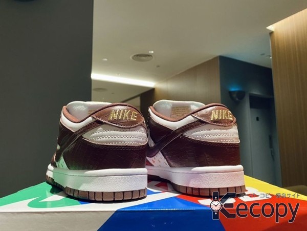 シンプルで上品 ナイキ ダンク 足元を印象的に スーパーコピー 415 画像 4