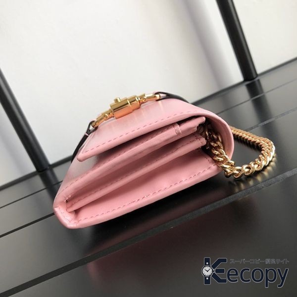 コーデの主役 グッチ 長財布 収納力に注目 N級品 通販 242 画像 7