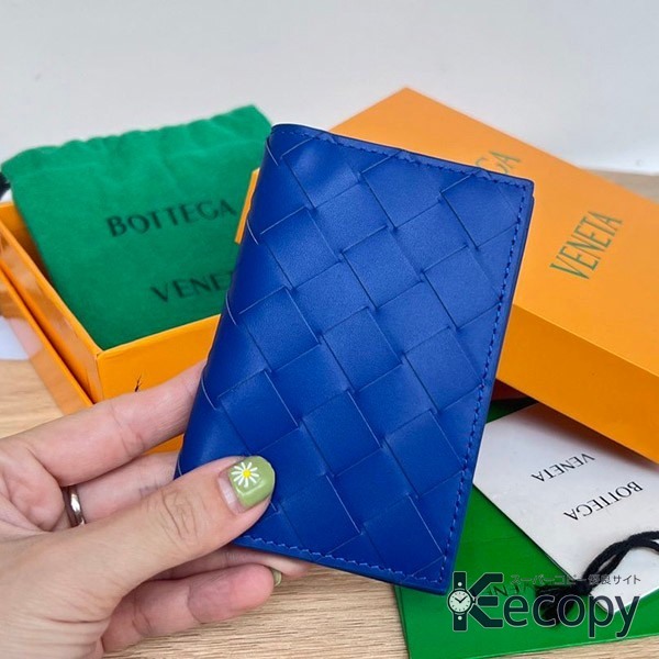 コーデの主役 ボッテガ・ヴェネタ 財布 収納力に注目 コピー N級品 534