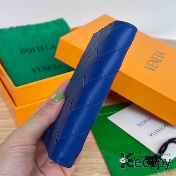 コーデの主役 ボッテガ・ヴェネタ 財布 収納力に注目 コピー N級品 534 画像 7